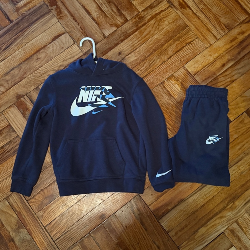 Nike Kids Dark Blue Tracksuit with Logo - Size 6